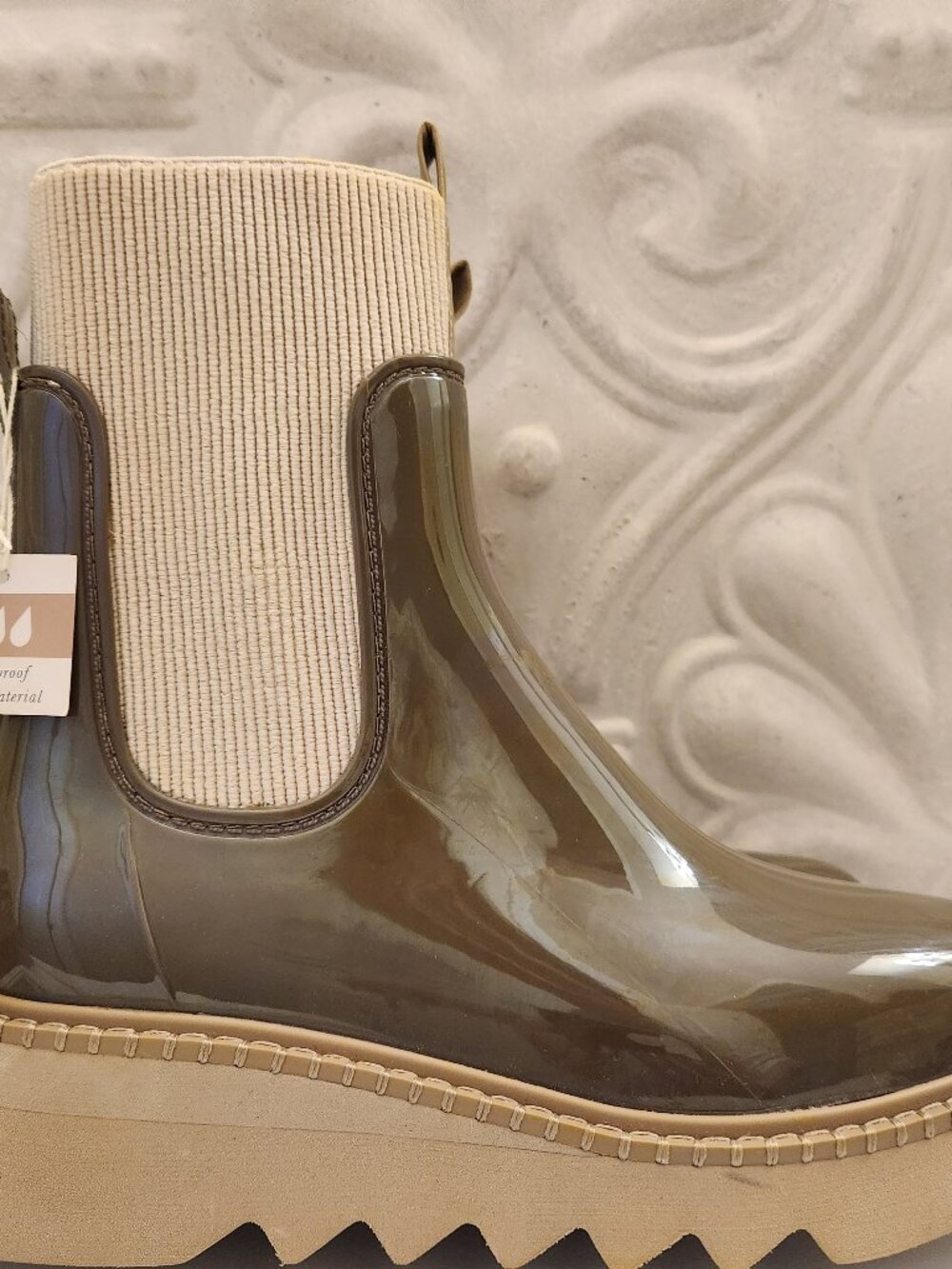 Dolce Vita Mid-Calf Chelsea Boots. NWT. Size 10 Women's